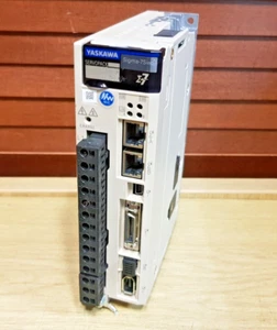 Servo Drive YASKAWA SGD7S-1R6AM0A000F50 SGD7S-1R6AA0A Sigma-7 Siec - Imagen 1 de 9