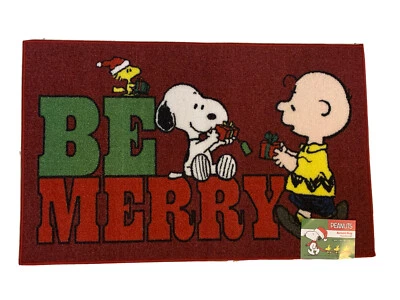 "Nueva alfombra con acento navideño cacahuete 20x32"" Be Merry Red nueva con etiquetas" Foto 1 de 4