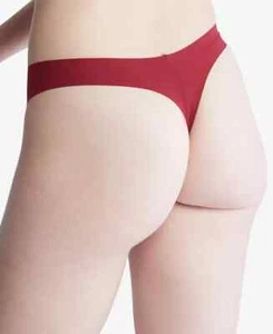 Tanga Calvin Klein Invisibles Tanga Pequeña Alfombra Roja Oscura D3428 Ropa Interior - Imagen 1 de 2
