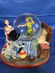 Disney Store Exclusive - Peter Pan im Schlafzimmer Schneekugel - Bild 1 von 23
