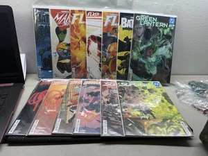 Lote de 13 cómics DC todo en absoluto. Wonder Woman, Superman, Batman, Flash - Imagen 1 de 14