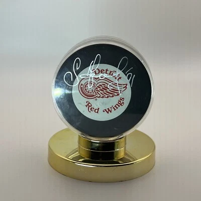 Sergei Fedorov Signed Official 91-92 Puck Auto - Image 1 of 2