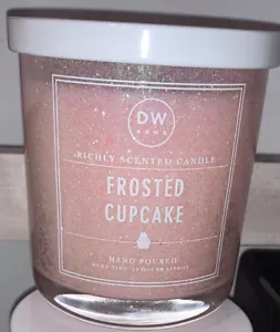 DW Home Frosted Cupcake Richly Scented Candle 8.5 oz. Valentine’s Sparkle NEW - Picture 1 of 2
