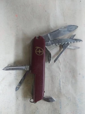 Navaja suiza con 11 hojas diferentes navaja, tijeras, etc. Foto 1 de 2