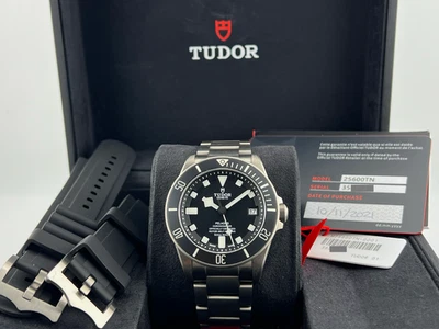 Caja papeles Tudor Pelagos 25600TN 42mm titanio esfera negra Foto 1 de 4