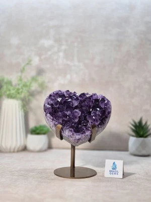 Amethyst Druzy Heart on metal stand from Brazil 1.333kg - Image 1 of 4