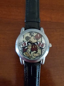 Disney Parks Limited Release 1928 Mickey Mouse Uhr - Neu in OVP - Bild 1 von 7
