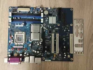 Intel DG965WH, LGA775 Socket (BLKDG965WHMKRPAK10) Motherboard - Picture 1 of 2