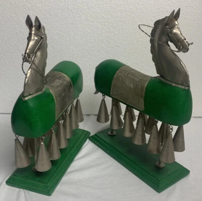 2 estatuas de escultura de madera arte metal caballo de Troya verde vintage 12"x 9,25 pulgadas Foto 1 de 4