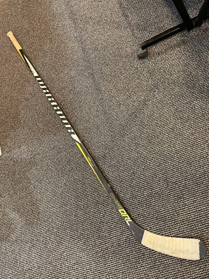 CHRIS KUNITZ PITTSBURGH PENGUINS GAME USED HOCKEY STICK - Image 1 of 4