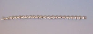 Pulsera Avon Silvertone 7" con diamantes de imitación - Imagen 1 de 4
