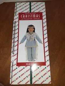 1996 House of Lloyd Navidad alrededor del mundo muñeca oso águila nueva en caja - Imagen 1 de 9