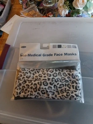 OLD NAVY 5 Pack Adjustable ADULT SIZE Face Masks BRAND NEW 100% Cotton Camo - Image 1 of 2