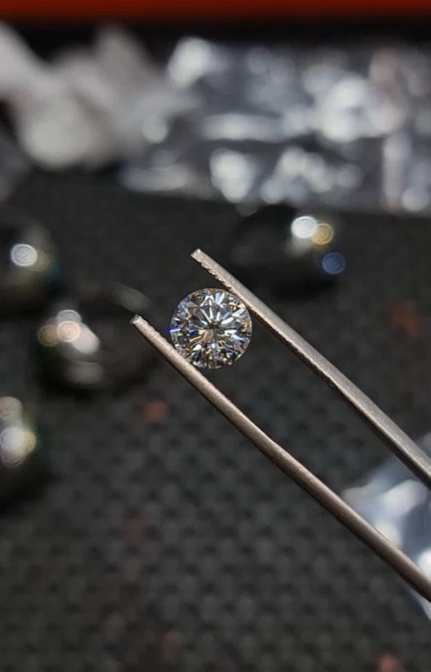 Natural Moissanite With Ring - Image 1 of 4