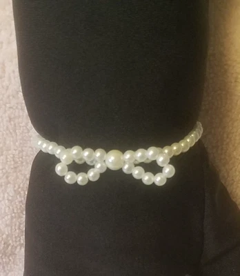 Delicada Pulsera Arco Perla Vacaciones Clásica Preppy Vaquera Oficina Elastizada Cómoda Foto 1 de 4