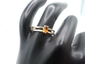 Goldfarbener Spaltbandring mit Citrin Glas Marquise, um 1980 - Bild 1 von 3