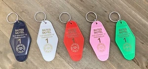 BATES MOTEL Retro Style Hotel Keychain - Cult Classic, Horror Movie, Hitchcock - Picture 1 of 2