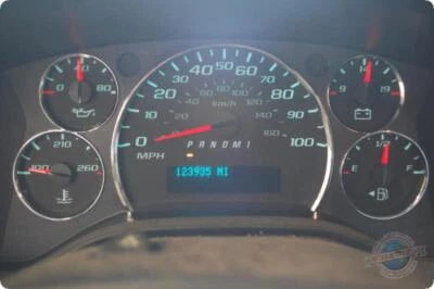 Brazo de control inferior inferior delantero izquierdo usado se adapta a: Chevrolet Express 3500 2011 Foto 1 de 4