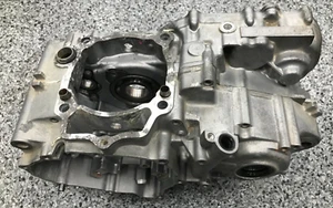 Yamaha YZ400F YZ426F Engine Cases Used OE P/N 5BE-15100-03-YX Fits 98-01 - Picture 1 of 7