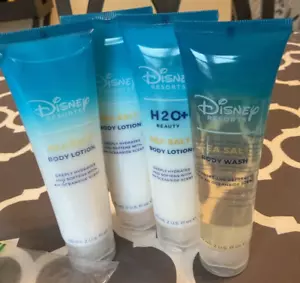 Menge 4 Disney Resorts Meersalz Bodylotion & 1 Duschgel Brandneu KONVOLUT - Bild 1 von 3
