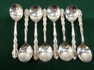 8 nice Vintage Silver Plated oneida Flirtation pattern Soup Spoons - Picture 1 of 1