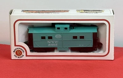 Bachmann Ho Scale 1004-20 36' Center Cupola Caboose NYC 44202 New In Box - Image 1 of 4