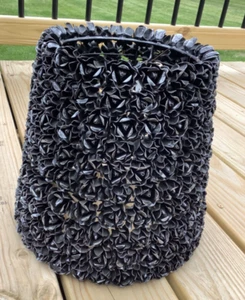 Pantalla de lámpara rosa de metal de zinc pesado Arhaus nueva con etiquetas - 11 1/2" de alto - rara - arriba - Imagen 1 de 8