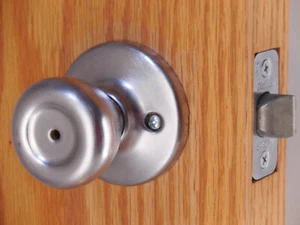 Kwikset Tylo perilla de privacidad cromo satinado 300T26D #8p6 - Imagen 1 de 4