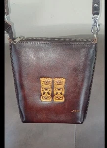 Umhängetasche Hawaii gemarkt handgenäht (Tiki Figur geprägt) Leder - Bild 1 von 12