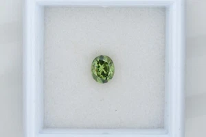 0.52 CT Oval demantoid garnet from Russia - Picture 1 of 3