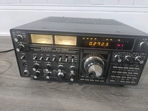 Yaesu FT-One + Yaesu YM-38 + Manuals -- In Working Order - Zdjęcie 1 z 15