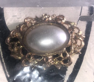 Clips para zapatos vintage tono dorado con perla sintética centro en tarjeta original NOS Foto 1 de 4