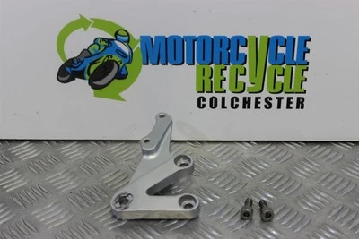 Suspensión reposapiés delantera derecha Suzuki GSXR 750 2000 a 2003 K1 K2 K3 GSXR750 B032 Foto 1 de 4