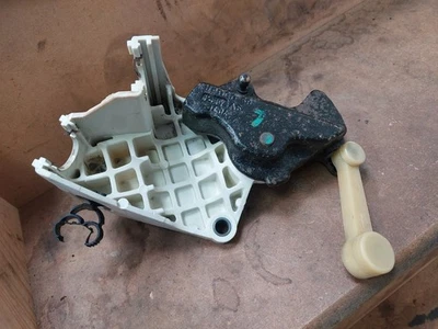 Peugeot / Citroen Gear Linkage Mechanism Bracket Part No: PPA41FV25CM 206 307 - Image 1 of 4