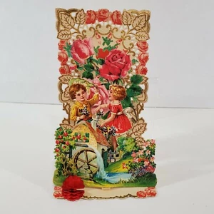 Vintage 3D Valentinstag Junge Mädchen Rosen Wasserrad Gold geprägt Ephemera gebraucht - Bild 1 von 10