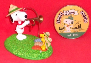 Hallmark 2024 ¡Levántate y brilla! -The Peanuts® Gang -Beagle Scouts - 50 aniversario -NUEVO EN CAJA - Imagen 1 de 22