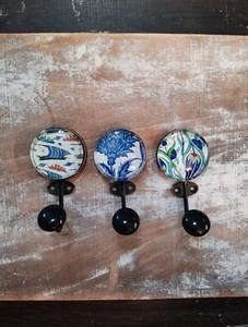 Ganchos de pared de vidrio turco 3 piezas en caja Boho Cottagecore colorido gancho floral para abrigo - Imagen 1 de 8