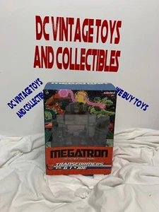 Kidrobot Transformers Vs G.I. Joe Medium Gray Megatron Vinyl Figure NEW Toys - Picture 1 of 12