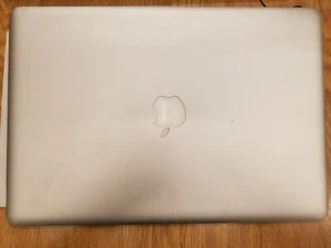 Dots on screen - Apple MacBook Pro 15" A1286 2011 Assembly 661-5849 awMTxx484 - Picture 1 of 7