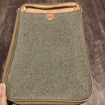 Hartmann Tweed & Belting Leather 22" Upright Wheeled Carry On Suitcase Read - Image 1 of 4