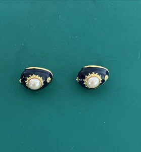 Pendientes de clip Joan Rivers tono dorado esmalte azul profundo y perla cabujón - Imagen 1 de 9