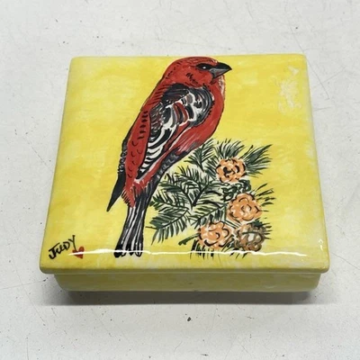 Студийная керамическая коробка с крышкой. 5 дюймов в ширину. Брошенная вручную коробка для безделушек - Изображение 1 из 4