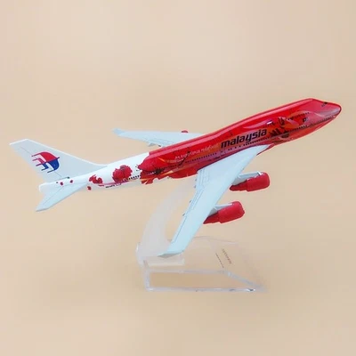 1:400 Diecast Airplane Model 16cm Malaysia Airlines Boeing 747-4H6 "Bunga Raya" - Image 1 of 4