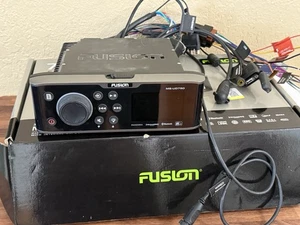 Garmin Fusion MS-UD750 Marine Stereo Radio Receiver For Parts Or Repair Only - Picture 1 of 11