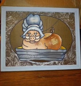 Painted Frosted Glass Vintage Window Sun Catcher Pig In Tub Frame - Picture 1 of 6