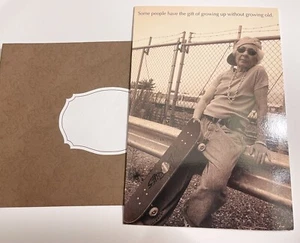 Opciones Divertida Tarjeta de Cumpleaños Creciendo Cadera Vieja Dama Patineta Foto - Imagen 1 de 3