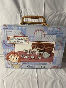 Raggedy Ann and Andy China Tea Set in Wicker Basket New Schylling Vintage 220743