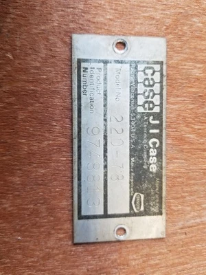 Placa de identificación para tractor de césped Case 220 cortacésped Ingersoll (105) Foto 1 de 2