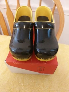 Sanita Zenia Patent Size 40/USA Size 9/9.5 - Picture 1 of 8