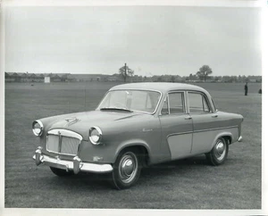 Standard Vanguard Sportsman two-tone original official press photograph - Picture 1 of 1